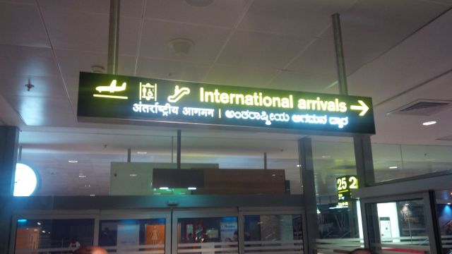 I could read that, at least the Hindi parts (and, well, the English part, too!)