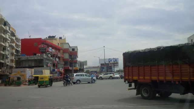 Do people really want Papa John's pizza in India? With so many other options, why bother?