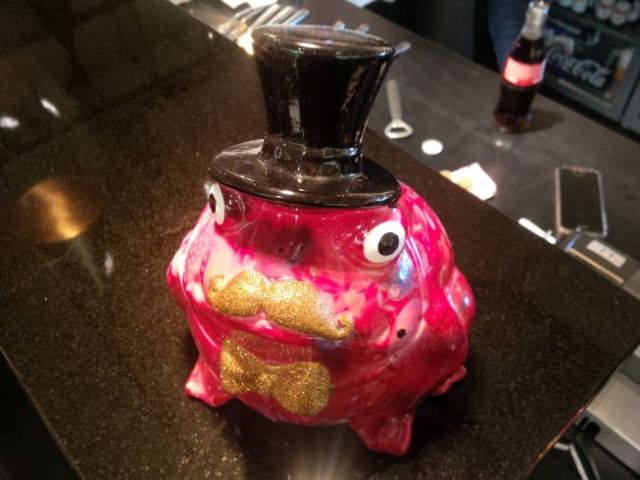Frog statue at Galleria Kitchen, where I got an espresso on walk to hotel.