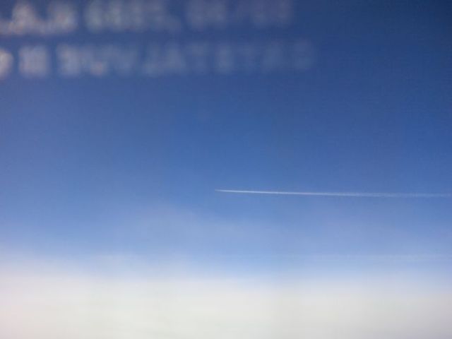 I know there's a lot of sky between that plane and mine, but at 500mph, that gap closes fast.  Eeek.