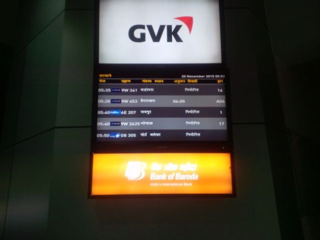 First time ever the departure board was 100% native language.  Accha!