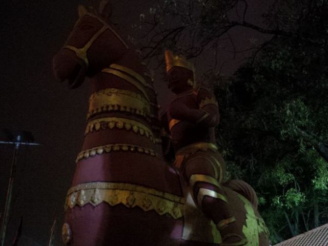 We wanted to go to the night market, but the guard said was closed.