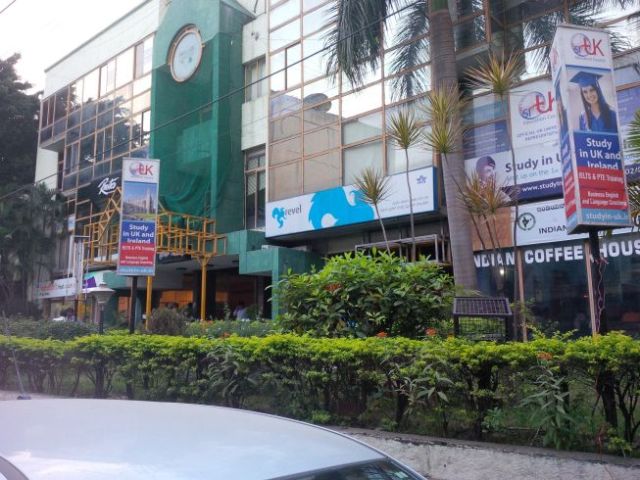 For future visits: the oldest coffee shop in Bangalore, and "Rooster Guitars"